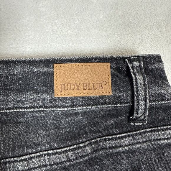 Judy Blue Black Distressed Cutoff Shorts Size 1XL Style JB150035 - Picture 3 of 8
